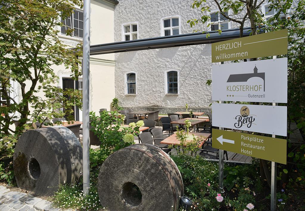 Hotel Restaurant Klosterhof Gutenzell-Hurbel Exterior photo